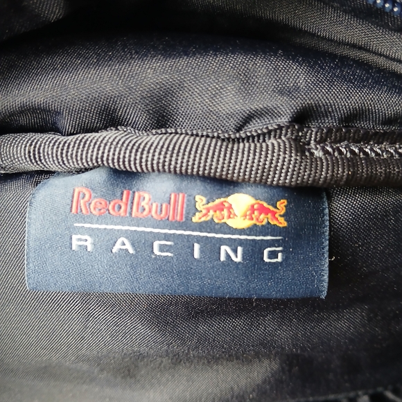 Red Bull Racing Blue Backpack and Cap - Picture 2 of 3